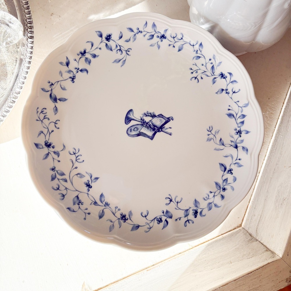 Lenox Les Seasons LHiver Winter Blue and White Scallop Dinner Plate Trumpet